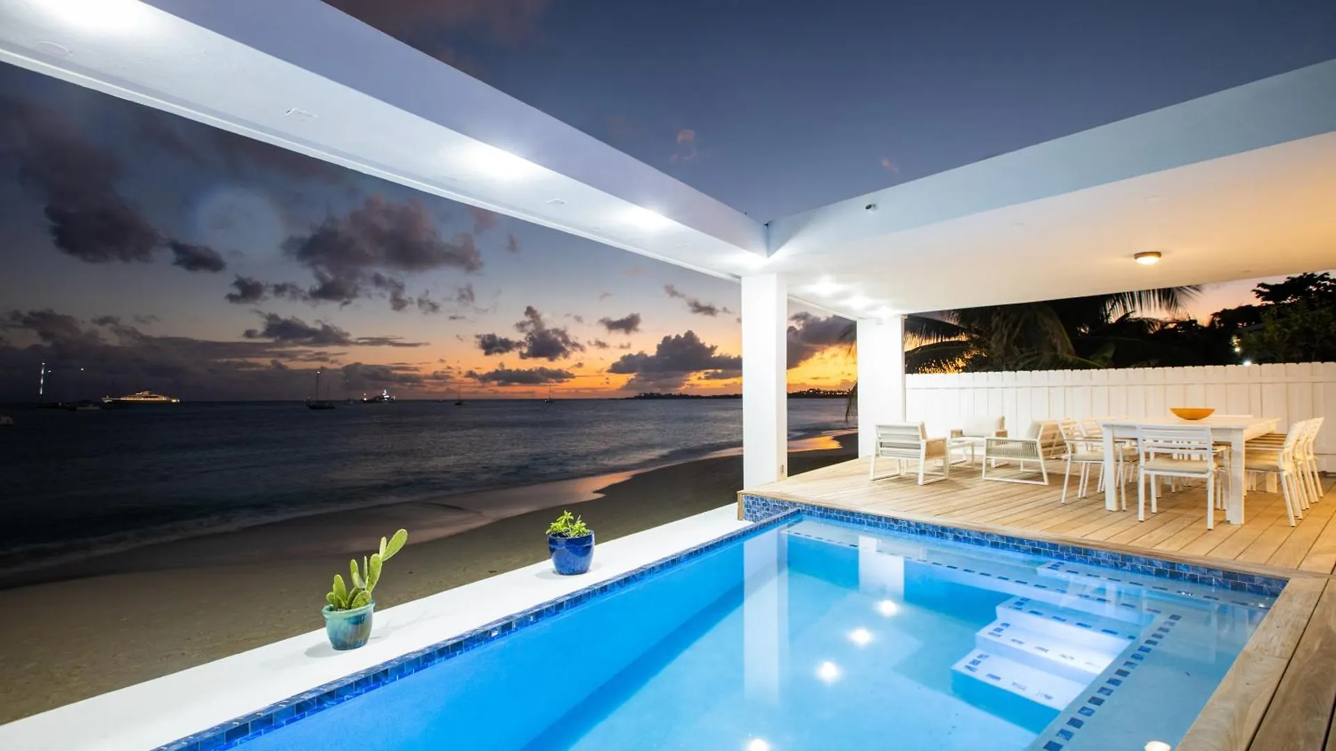Villa Impala - Front Sea 5Br In Simpson Bay, Sint Maarten